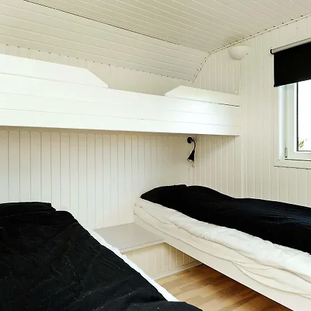 度假居 Four-bedroom Holiday In 3